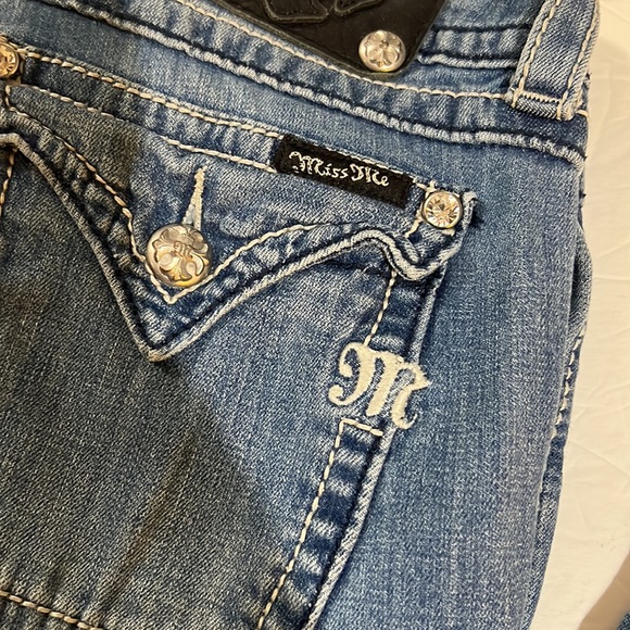 Miss me studded rhinestone jeans size 27 wide leg - Picture 4 of 11